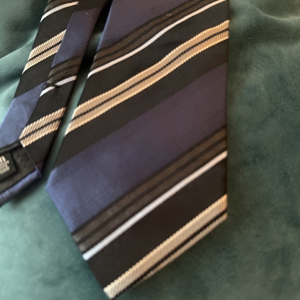 Geoffrey Beene Mens Blue Black Striped Silk Necktie Classic Business 61" Formal